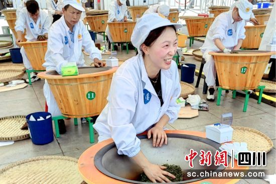 比赛中的龚瑶。受访者供图 比赛中的龚瑶。受访者供图
