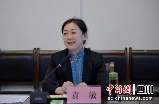 中共广元市常委、宣传部部长袁敏在交流会上讲话。苗志勇 摄 中共广元市常委、宣传部部长袁敏在交流会上讲话。苗志勇 摄