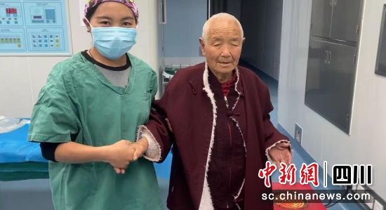 白内障患者术后恢复良好。壤塘县委宣传部供图 白内障患者术后恢复良好。壤塘县委宣传部供图