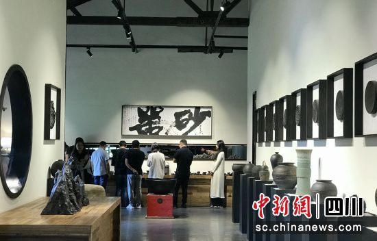 荥经砂器。王磊摄 荥经砂器。王磊摄