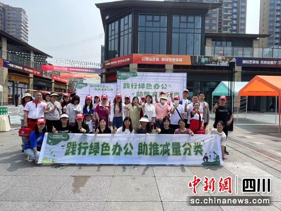 活动现场。黄进喜 摄 活动现场。黄进喜 摄