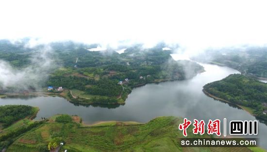 美丽蟠龙湖。姚阳 摄 美丽蟠龙湖。姚阳 摄