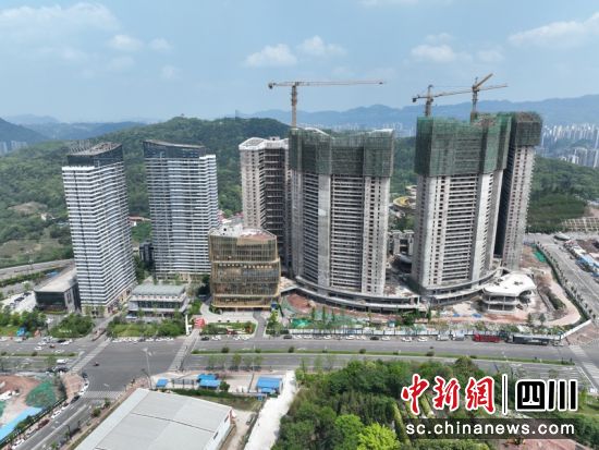 正在加速修建现场。杨小川 摄 正在加速修建现场。杨小川 摄