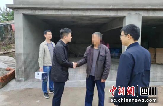 慰问帮扶现场。自贡市退役军人事务局 供图 慰问帮扶现场。自贡市退役军人事务局 供图