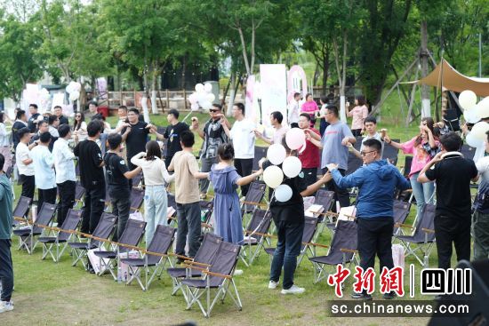 活动现场。中铁八局 供图 活动现场。中铁八局 供图