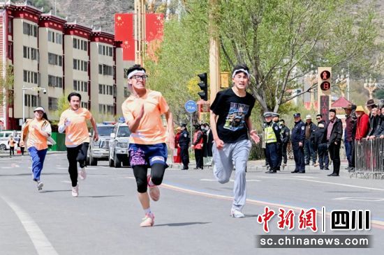 活动现场。洛绒尼玛 摄 活动现场。洛绒尼玛 摄