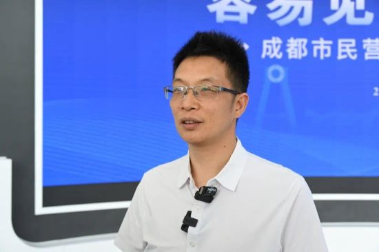 成都市宏途路桥机械有限公司董事长粟建文 成都市宏途路桥机械有限公司董事长粟建文