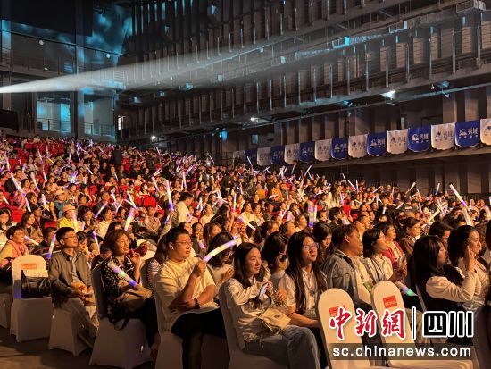 活动现场。玉鸟娱乐公司供图 活动现场。玉鸟娱乐公司供图