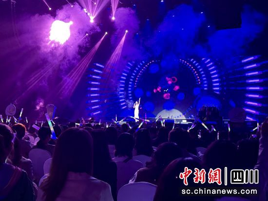 活动现场。玉鸟娱乐公司供图 活动现场。玉鸟娱乐公司供图