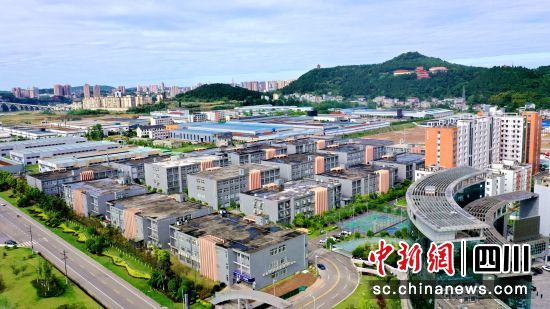 四川南部经济开发区一角。南部县委宣传部供图 四川南部经济开发区一角。南部县委宣传部供图