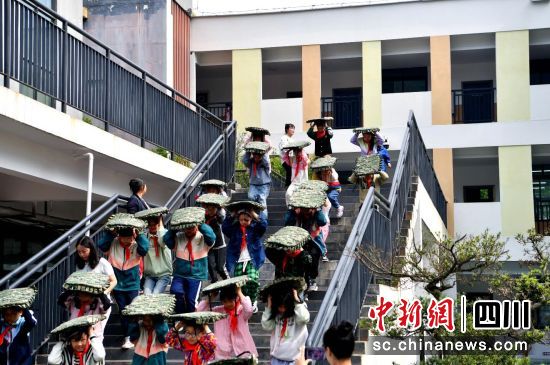 应急疏散演练现场。伍排勇摄 应急疏散演练现场。伍排勇摄