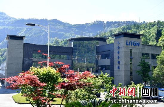 立敦电子科技(阿坝州)有限公司办公区。伍排勇摄 立敦电子科技(阿坝州)有限公司办公区。伍排勇摄