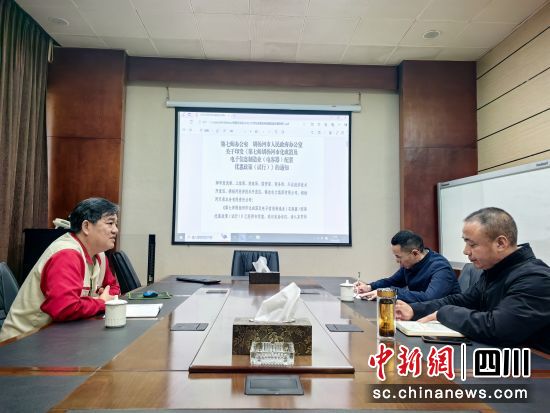 汶川县委统战部与立敦电子科技(阿坝州)有限公司座谈交流。伍排勇摄 汶川县委统战部与立敦电子科技(阿坝州)有限公司座谈交流。伍排勇摄