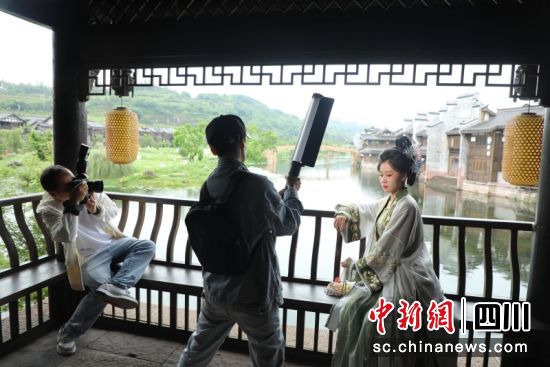 拍摄现场。朱思雨 摄 拍摄现场。朱思雨 摄