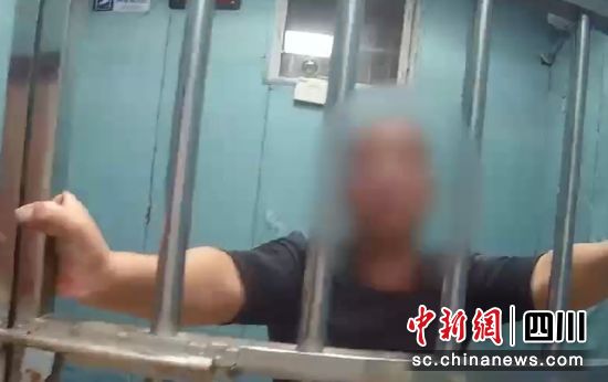 “醉驾”男子被查获。荣县公安交警 供图 “醉驾”男子被查获。荣县公安交警 供图