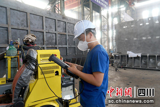 生产车间。 绵竹市融媒体中心供图 生产车间。 绵竹市融媒体中心供图