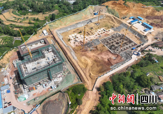 蓬安县传染病医院项目快速推进。汪泽民 摄 蓬安县传染病医院项目快速推进。汪泽民 摄