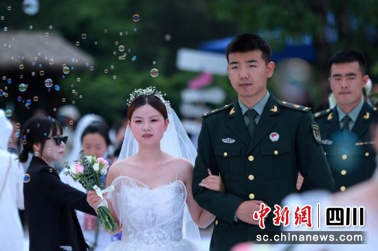 婚礼活动现场。李结义 摄 婚礼活动现场。李结义 摄