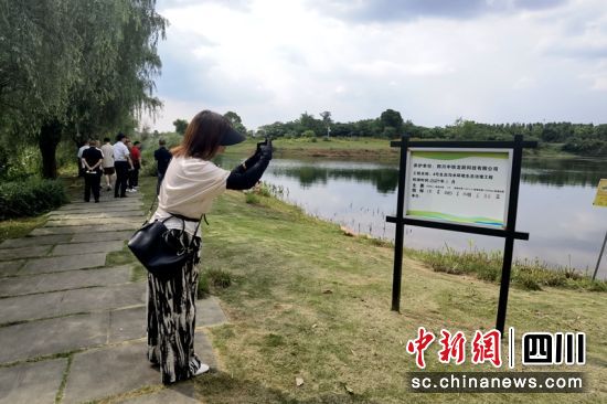 水生态环境治理现场。记者 刘忠俊 摄 水生态环境治理现场。记者 刘忠俊 摄