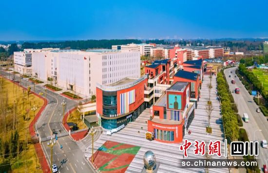成都影视城。郫都区融媒体中心 供图 成都影视城。郫都区融媒体中心 供图