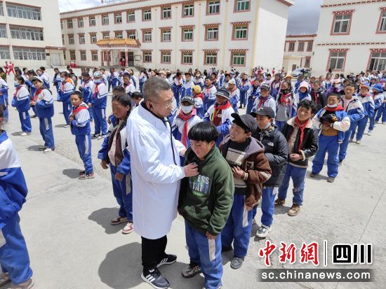 图为筛查现场。成都市六医院 供图 图为筛查现场。成都市六医院 供图