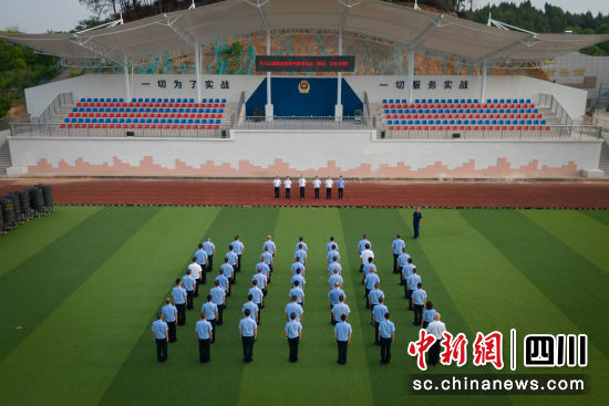 绵阳市公安机关领导干部大比武活动。绵阳市公安局供图 绵阳市公安机关领导干部大比武活动。绵阳市公安局供图