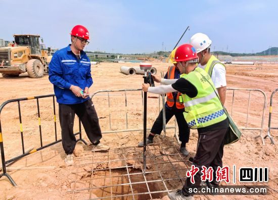 项目建设现场。 游仙区融媒体中心供图 项目建设现场。 游仙区融媒体中心供图