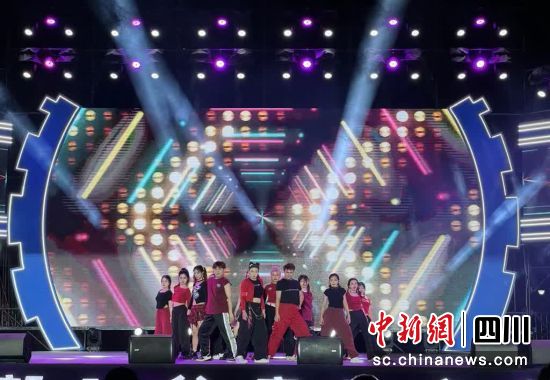 比赛现场。 游仙区融媒体中心供图 比赛现场。 游仙区融媒体中心供图