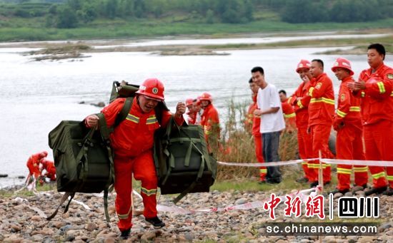 比拼现场。富顺融媒 供图 比拼现场。富顺融媒 供图