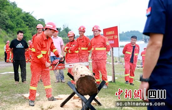 比拼现场。富顺融媒 供图 比拼现场。富顺融媒 供图