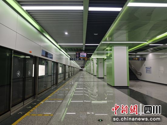 成都轨道交通8号线二期龙港站。成都轨道集团供图 成都轨道交通8号线二期龙港站。成都轨道集团供图