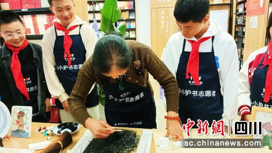 非遗文化进校园。 梓潼县融媒体中心供图 非遗文化进校园。 梓潼县融媒体中心供图