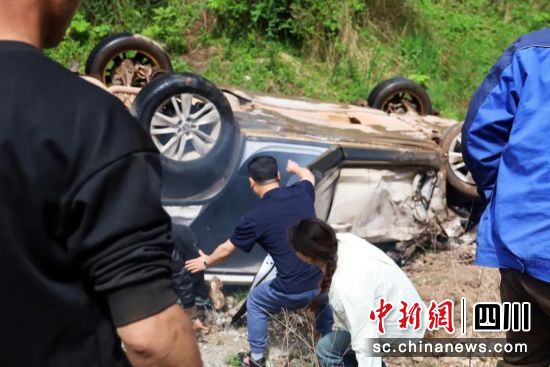救助现场。四川省戒毒管理局 供图 救助现场。四川省戒毒管理局 供图