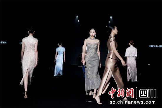 活动现场。(中国西部高级定制中心 供图) 活动现场。(中国西部高级定制中心 供图)