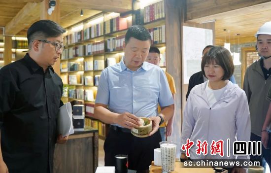 督导检查现场。雨城融媒 供图 督导检查现场。雨城融媒 供图