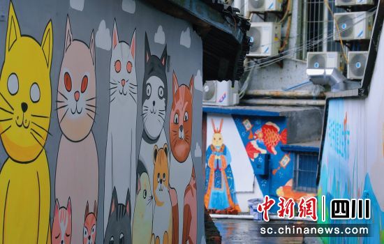 老旧小区墙体绘画。贡井融媒 供图 老旧小区墙体绘画。贡井融媒 供图