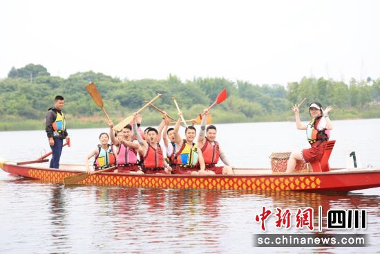 活动现场。中铁文旅川投公司供图 活动现场。中铁文旅川投公司供图