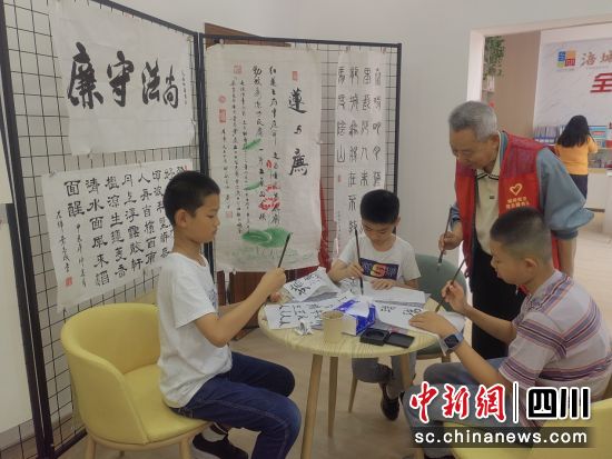 活动现场。 赖渝 摄 活动现场。 赖渝 摄