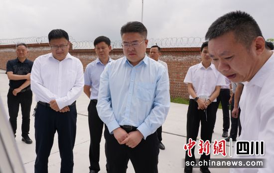 调研督导现场。富顺融媒 供图 调研督导现场。富顺融媒 供图