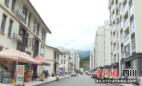 安置点基础设施正逐步完善中。石棉融媒 供图 安置点基础设施正逐步完善中。石棉融媒 供图