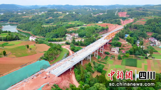 国道350线仓山至中江段公路改建工程。 中江县委宣传部供图 国道350线仓山至中江段公路改建工程。 中江县委宣传部供图