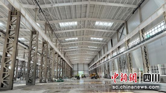 正在装修的2号生产车间。何海翔 摄 正在装修的2号生产车间。何海翔 摄