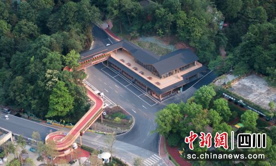 改造后的动物园上客处。雨城融媒 供图 改造后的动物园上客处。雨城融媒 供图