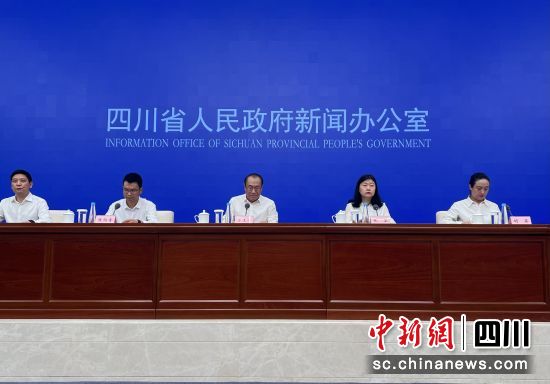 新闻发布会现场。汤雁摄 新闻发布会现场。汤雁摄