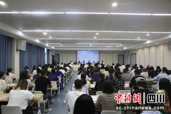 活动现场。龙马潭区委统战部供图 活动现场。龙马潭区委统战部供图