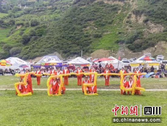 第七届藏坝节活动现场。松潘县委宣传部供图 第七届藏坝节活动现场。松潘县委宣传部供图