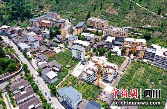 三江镇乐活村一角。伍排勇摄 三江镇乐活村一角。伍排勇摄