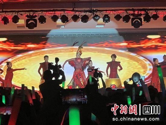 活动现场。红旗连锁供图 活动现场。红旗连锁供图