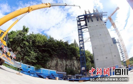 施工现场。唐彪 摄 施工现场。唐彪 摄
