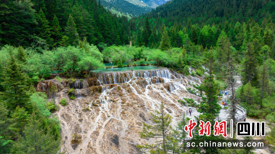 黄龙景区美景。黄龙景区供图 黄龙景区美景。黄龙景区供图